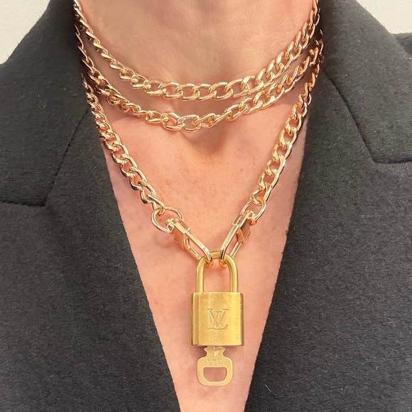 Louis Vuitton LV #344 48" chain unbranded. Authentic Lock & Key double choker - Picture 1 of 5